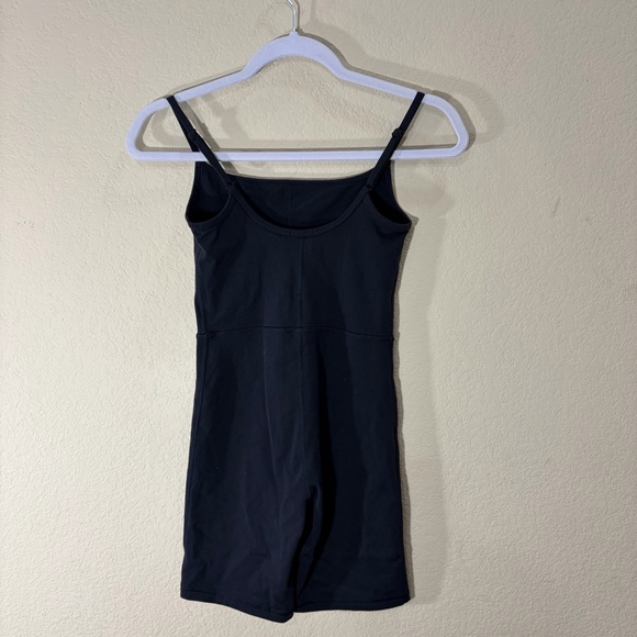 ARITZIA Golden LIFE Divinity 5" Romper Sz XS Excercise Outdoor Preppy Casual - Picture 7 of 15